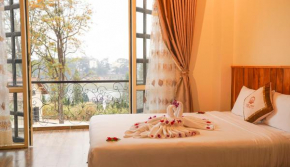 Ven Hồ Hotel